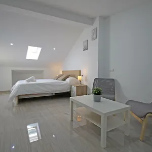 Esparteros 6, Estudios Appartamento